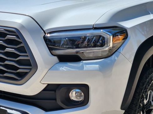 Used 2023 Toyota Tacoma TRD Off-Road w/ Technology Package AWD/4WD image 16