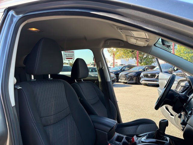 Used 2019 Nissan Rogue SV AWD/4WD image 28