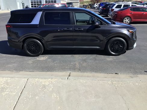 New 2026 Kia Carnival image 2