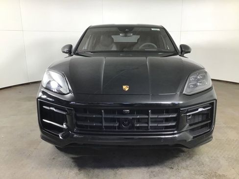 Certified 2025 Porsche Cayenne GTS image 10