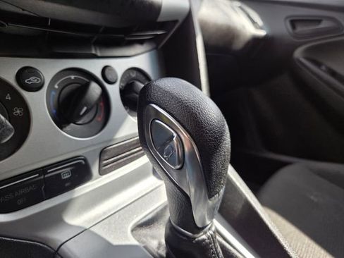 Used 2012 Ford Focus SE FWD image 28