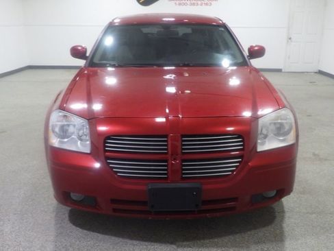 Used 2005 Dodge Magnum R/T w/ Convenience Group II RWD image 5