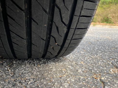 Used 2019 Dodge Charger SXT w/ Blacktop Package image 10