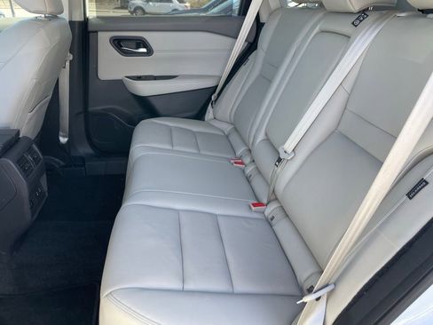 Certified 2024 Nissan Rogue SL w/ SL Premium Package image 8