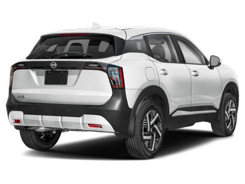 Used 2025 Nissan Kicks SV AWD/4WD image 2