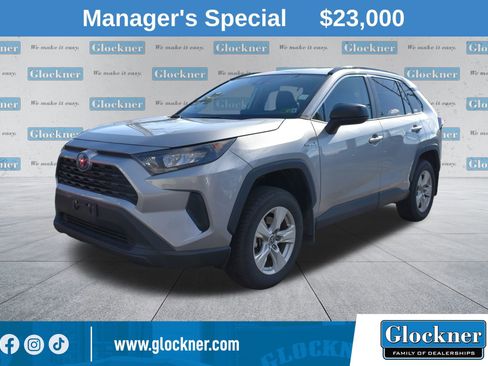 Used 2021 Toyota RAV4 LE image 1