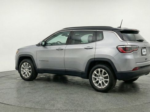 Used 2025 Jeep Compass Limited image 6