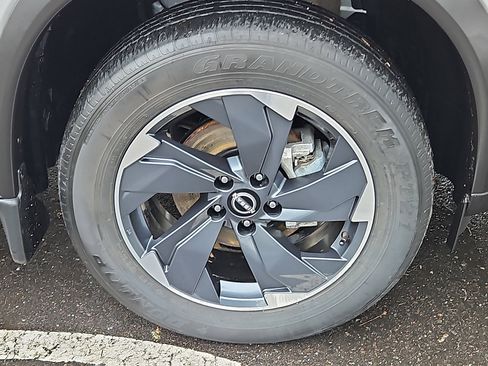 Certified 2025 Nissan Rogue SV image 8