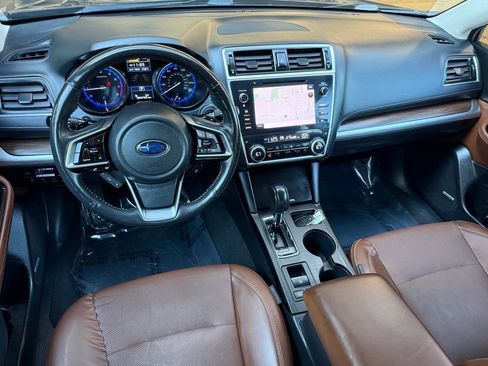 Used 2018 Subaru Outback 3.6R Touring AWD/4WD image 25