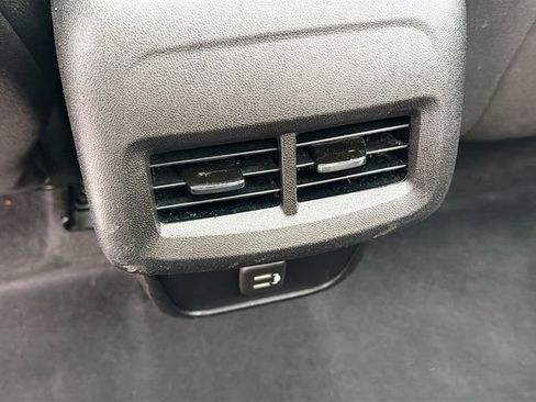 Used 2020 Chevrolet Equinox LT image 24