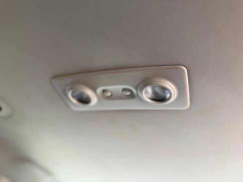 Used 2010 GMC Acadia SLE FWD image 20