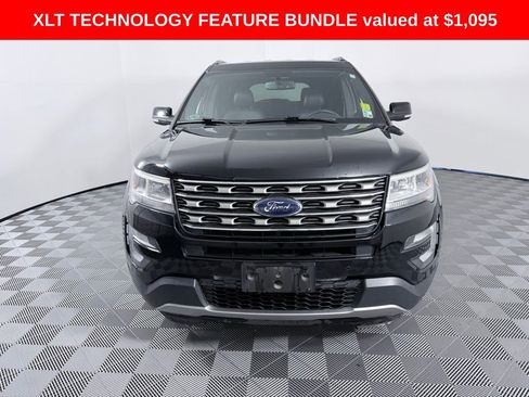 Used 2017 Ford Explorer XLT w/ Equipment Group 202A image 3