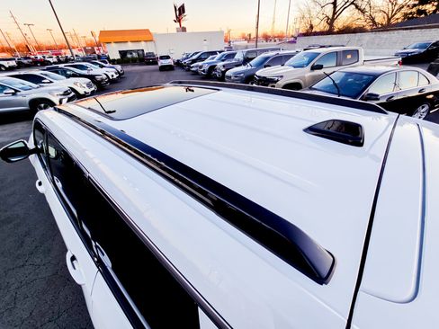 Used 2025 Jeep Grand Cherokee L Overland w/ Luxury Tech Group IV image 24