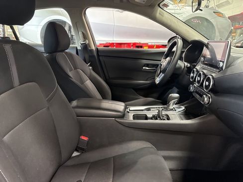 Used 2024 Nissan Sentra SV FWD image 14