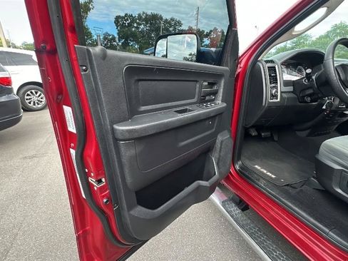 Used 2015 RAM 1500 Express AWD/4WD image 19