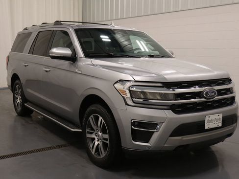 Used 2022 Ford Expedition Max Limited image 2