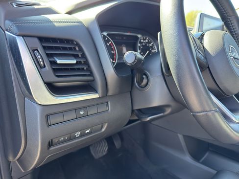 Used 2023 Nissan Rogue SV w/ SV Premium B Package AWD/4WD image 12