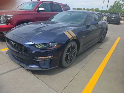 Used 2018 Ford Mustang GT RWD image 2