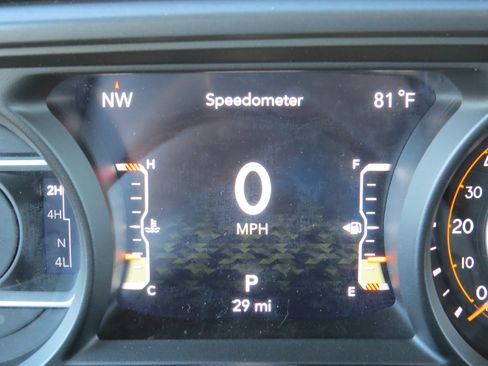 New 2025 Jeep Wrangler Unlimited Rubicon w/ XTREMEE 35" Tire Package image 26