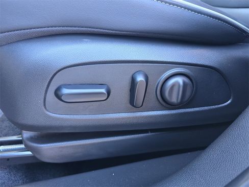 Certified 2024 Buick Encore GX Avenir image 14