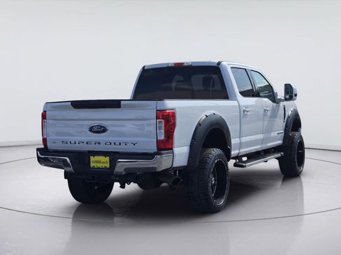 Used 2017 Ford F250 XLT AWD/4WD image 8