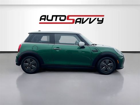 Used 2023 MINI Cooper 2-Door Hardtop image 8