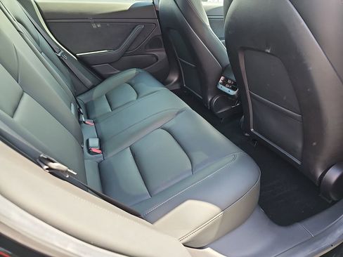 Used 2019 Tesla Model 3 RWD image 14