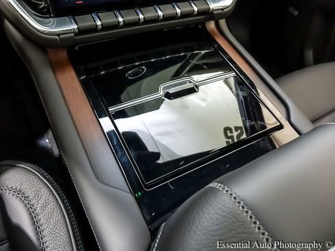 Certified 2025 GMC Yukon XL Denali image 22