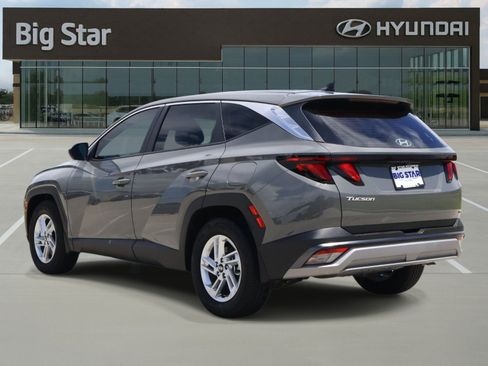 Used 2026 Hyundai Tucson SE FWD image 3