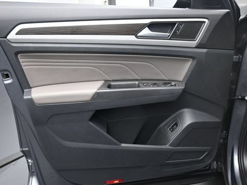Used 2022 Volkswagen Atlas SE FWD image 19