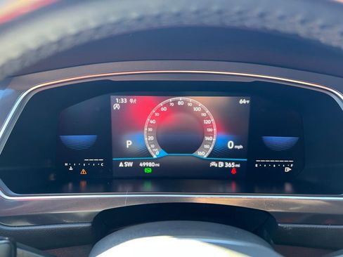 Used 2022 Volkswagen Tiguan SE R-Line image 18