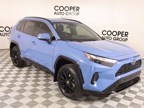 Used 2022 Toyota RAV4 SE AWD/4WD image 1