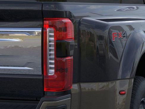 New 2026 Ford F350 4x4 Crew Cab DRW Super Duty image 17