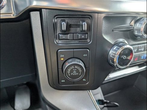 Used 2022 Ford F150 Lariat w/ Max Trailer Tow Package image 16