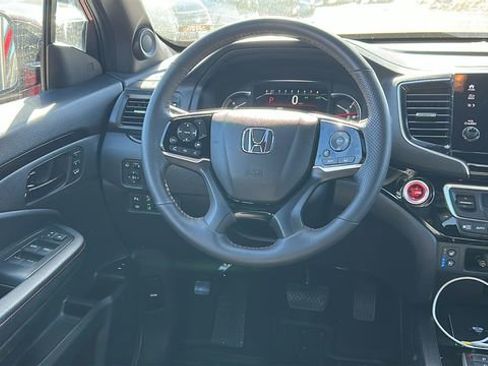 Used 2025 Honda Passport Black Edition image 23