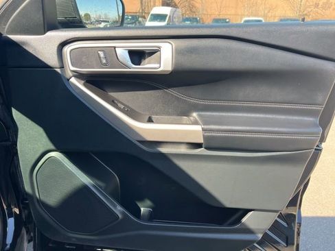 Used 2023 Ford Explorer XLT w/ Equipment Group 202A image 10