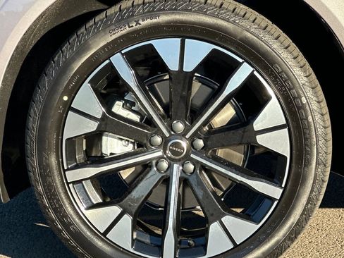 New 2026 Volvo XC60 B5 Plus w/ Protection Package Premier AWD/4WD image 24