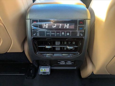 New 2025 Jeep Grand Cherokee Summit w/ Adv Protech Group IV image 18