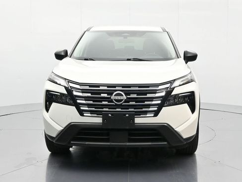 Used 2024 Nissan Rogue S image 2