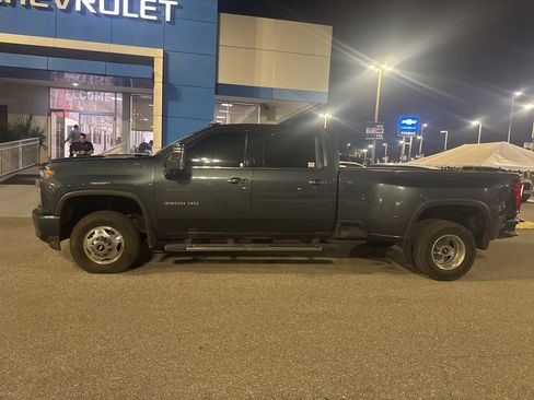 Used 2020 Chevrolet Silverado 3500 High Country w/ Technology Package image 4