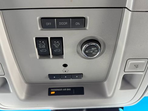 Used 2019 GMC Yukon XL SLT w/ Open Road Package image 40