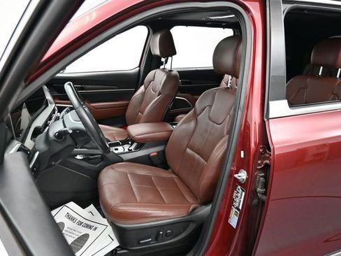 Used 2023 Kia Telluride EX w/ EX Captain's Chair Package FWD image 10