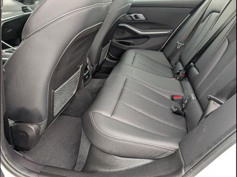 Used 2023 BMW 330e image 17