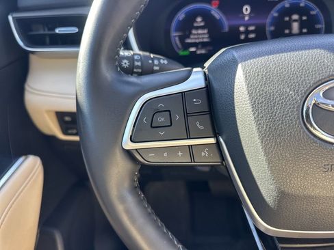 Used 2023 Toyota Highlander Limited image 18