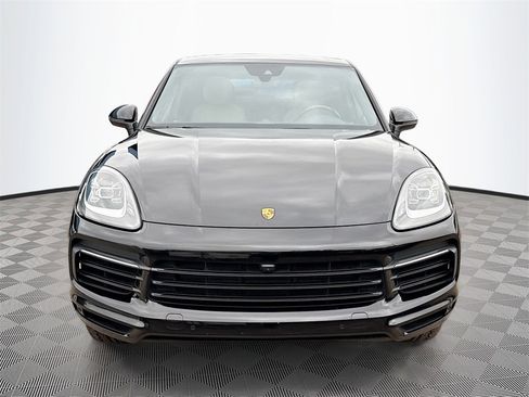Used 2021 Porsche Cayenne Coupe image 2