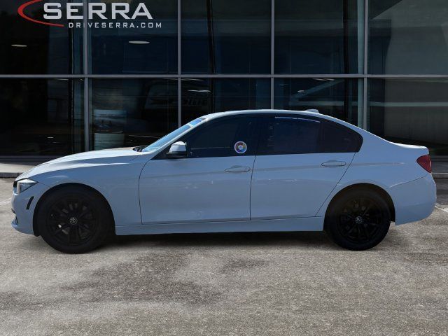 Used 2016 BMW 320i xDrive Sedan AWD/4WD image 2