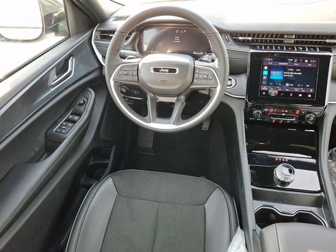 New 2025 Jeep Grand Cherokee L Altitude AWD/4WD image 9