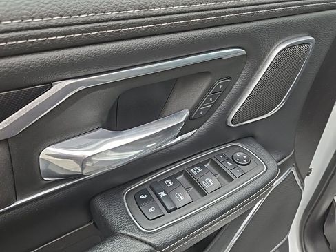 Used 2022 RAM 1500 Laramie AWD/4WD image 19