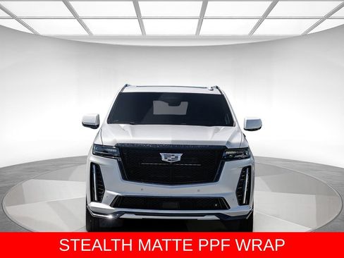 Used 2023 Cadillac Escalade ESV V w/ LPO, ONYX Package AWD/4WD image 6