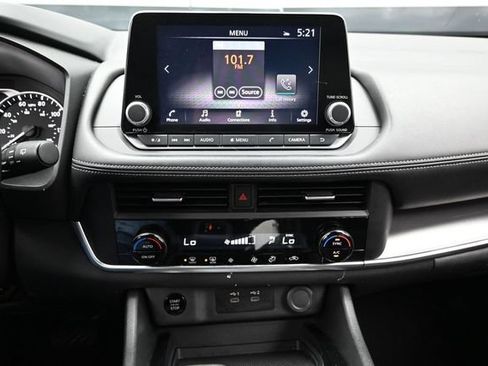 Used 2025 Nissan Rogue SV FWD image 41